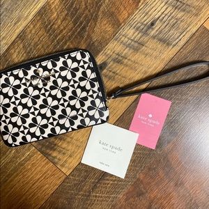 Kate Spade L zip wristlet